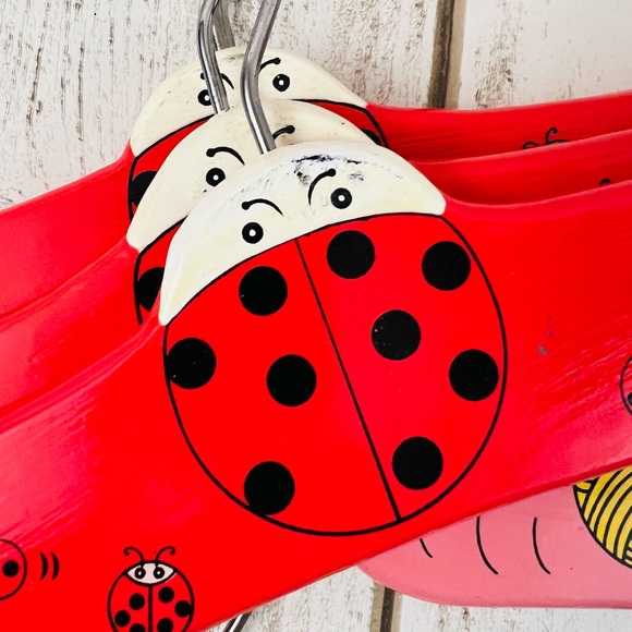 Kidorable Vintage Aminal Kids Wooden Hangers Bundle of 10 Frog Cat Ladybug - Picture 8 of 10